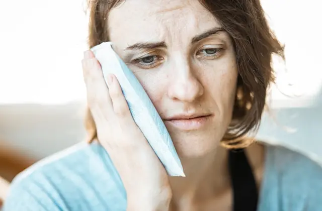 Що робити, коли болить зуб: як швидко зняти зубний біль в домашніх умовах?